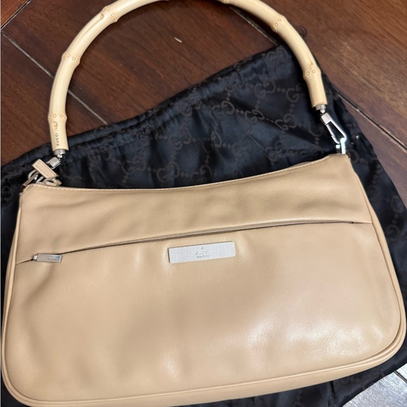 Gucci Cream Shoulder Bag with Bamboo Handle - Picture 15 of 15